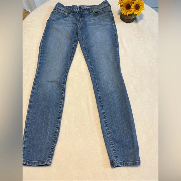 Eddie Bauer Women's Size 2 Blue Curvy Skinny High Rise Medium Wash Stretch Jeans - Picture 1 of 7